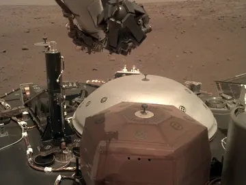 Superficie de la plataforma de aterrizaje de InSight Superficie de la plataforma de aterrizaje de InSight