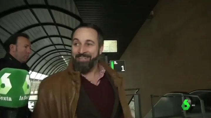 Santiago Abascal niega que su visita a Sevilla sea para participar en las negociaciones de Vox y PP