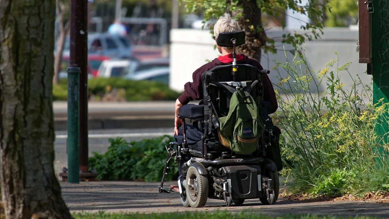 Persona en silla de ruedas