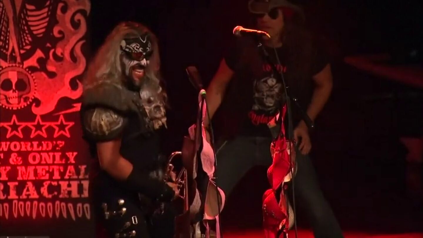 Metalachi, la fusi&oacute;n del metal y el mariachi que triunfa en M&eacute;xico y otras fusiones musicales 