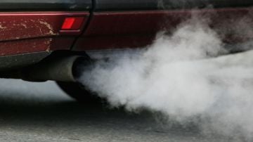 La UE logra un acuerdo para recortar las emisiones de efecto invernadero de los coches en 2030