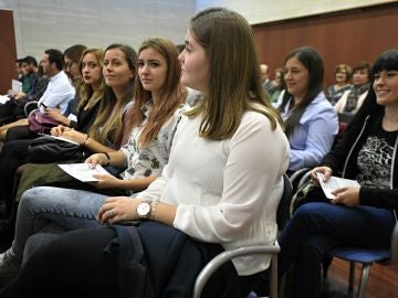 La insostenible situación de los jóvenes españoles: dos millones están en situación de pobreza y un 40% tiene grandes dificultades para llegar a fin de mes La insostenible situación de los jóvenes españoles: dos millones están en situación de pobreza y un 40% tiene grandes dificultades para llegar a fin de mes