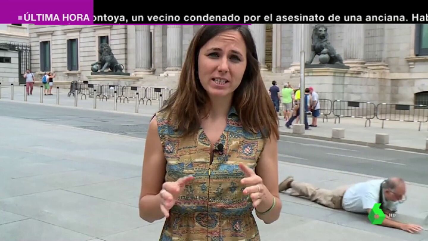 Yonquis de las pantallas a todas horas: esto es lo que pasa por mirar el m&oacute;vil andando durante una conexi&oacute;n en directo