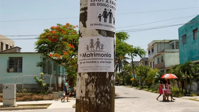 Carteles en contra del matrimonio homosexual en Cuba