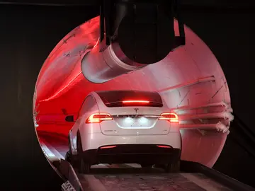 Elon Musk presenta el prototipo de su visionario sistema de transporte Elon Musk presenta el prototipo de su visionario sistema de transporte