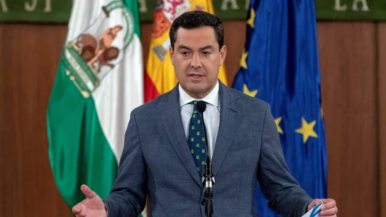 Juanma Moreno durante su comparecencia tras la segunda reunión que mantuvo en el Parlamento andaluz en Sevilla con Ciudadanos Juanma Moreno durante su comparecencia tras la segunda reunión que mantuvo en el Parlamento andaluz en Sevilla con Ciudadanos