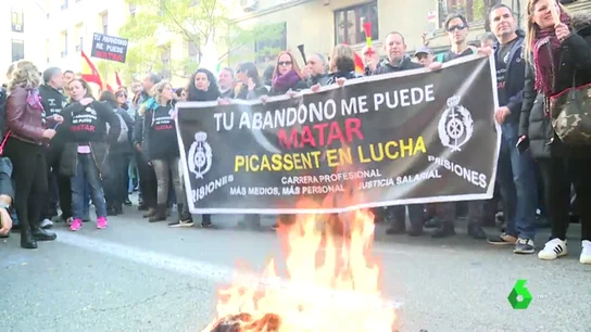 Instituciones Penitenciarias creen que la baja masiva de los funcionarios de prisiones por estrés es una huelga incubierta Instituciones Penitenciarias creen que la baja masiva de los funcionarios de prisiones por estrés es una huelga incubierta