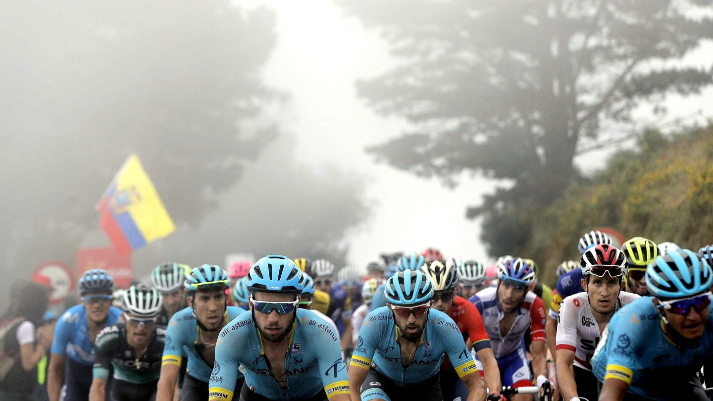 El pelotón, durante La Vuelta de 2018 El pelotón, durante La Vuelta de 2018