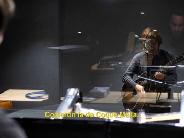 Ni la canción que hizo para la PAH, ni la de los CIES, ni la de VOX: Nacho Vegas no se acuerda del villancico que tiene que tocar en Salvados Ni la canción que hizo para la PAH, ni la de los CIES, ni la de VOX: Nacho Vegas no se acuerda del villancico que tiene que tocar en Salvados