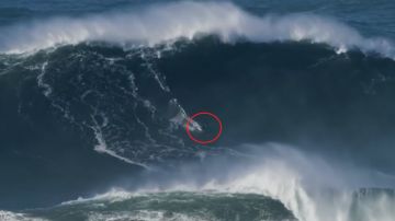 Tom Butler surfea una ola que podría haber llegado a los 30 metros