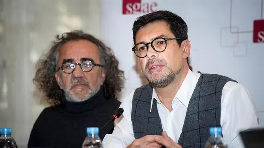 El Presidente de la SGAE, José Ángel Hevia, junto a Teo Cardala. El Presidente de la SGAE, José Ángel Hevia, junto a Teo Cardala.