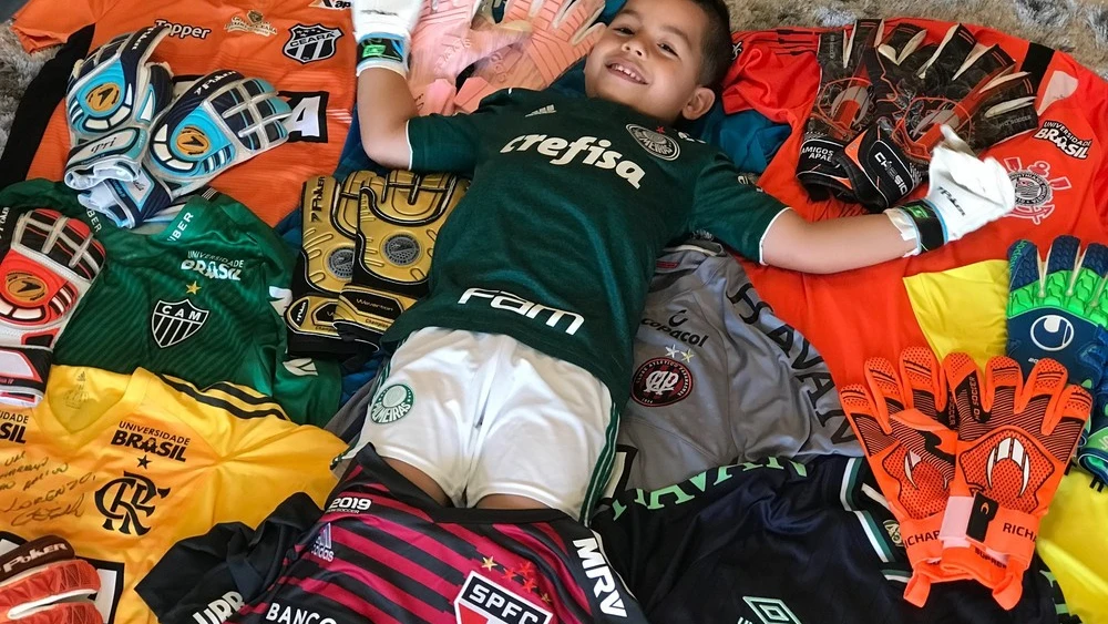 Lorenzo, el hijo de Danilo, una de las víctimas del accidente del Chapecoense