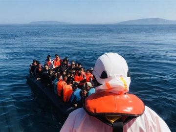 Migrantes en el Mediterráneo. Migrantes en el Mediterráneo.
