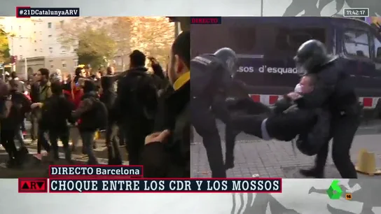 Cargas policiales contra los CDR en varios puntos de Barcelona que protestan contra el Consejo de Ministros Cargas policiales contra los CDR en varios puntos de Barcelona que protestan contra el Consejo de Ministros