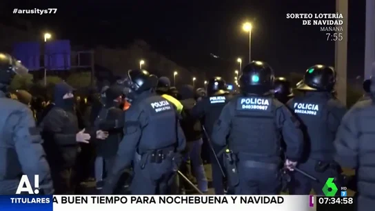 Cargas de los Mossos contra algunos miembros de los CDR Cargas de los Mossos contra algunos miembros de los CDR