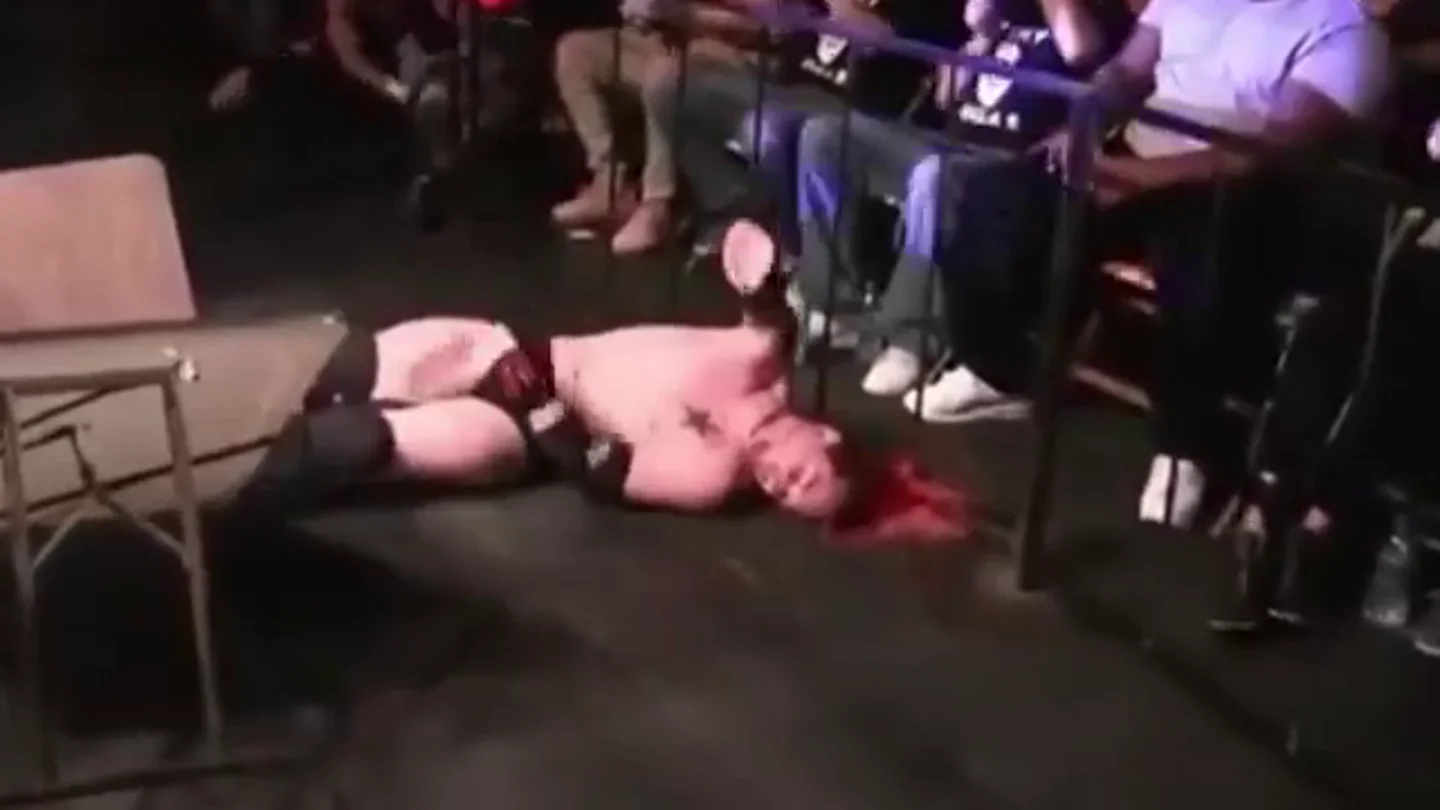 Brutal caída en Wrestling Brutal caída en Wrestling