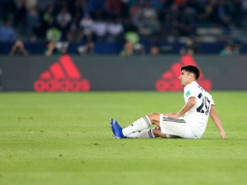 Marco Asensio, tendido en el suelo Marco Asensio, tendido en el suelo