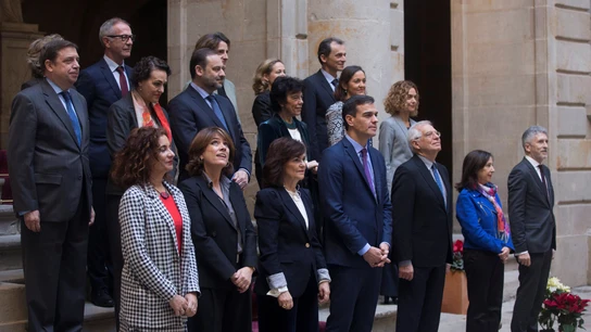 Sánchez preside la foto de familia del Consejo Ministros en Barcelona Sánchez preside la foto de familia del Consejo Ministros en Barcelona