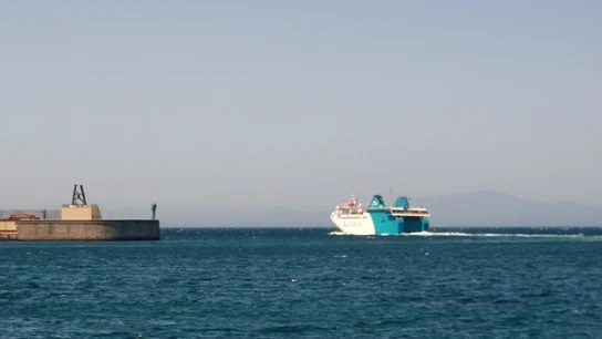 El buque, sin propulsión, ha solicitado un remolcador para regresar a Ceuta El buque, sin propulsión, ha solicitado un remolcador para regresar a Ceuta