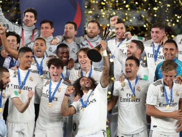 Los jugadores del Real Madrid celebran su victoria en el Mundial de Clubes Los jugadores del Real Madrid celebran su victoria en el Mundial de Clubes