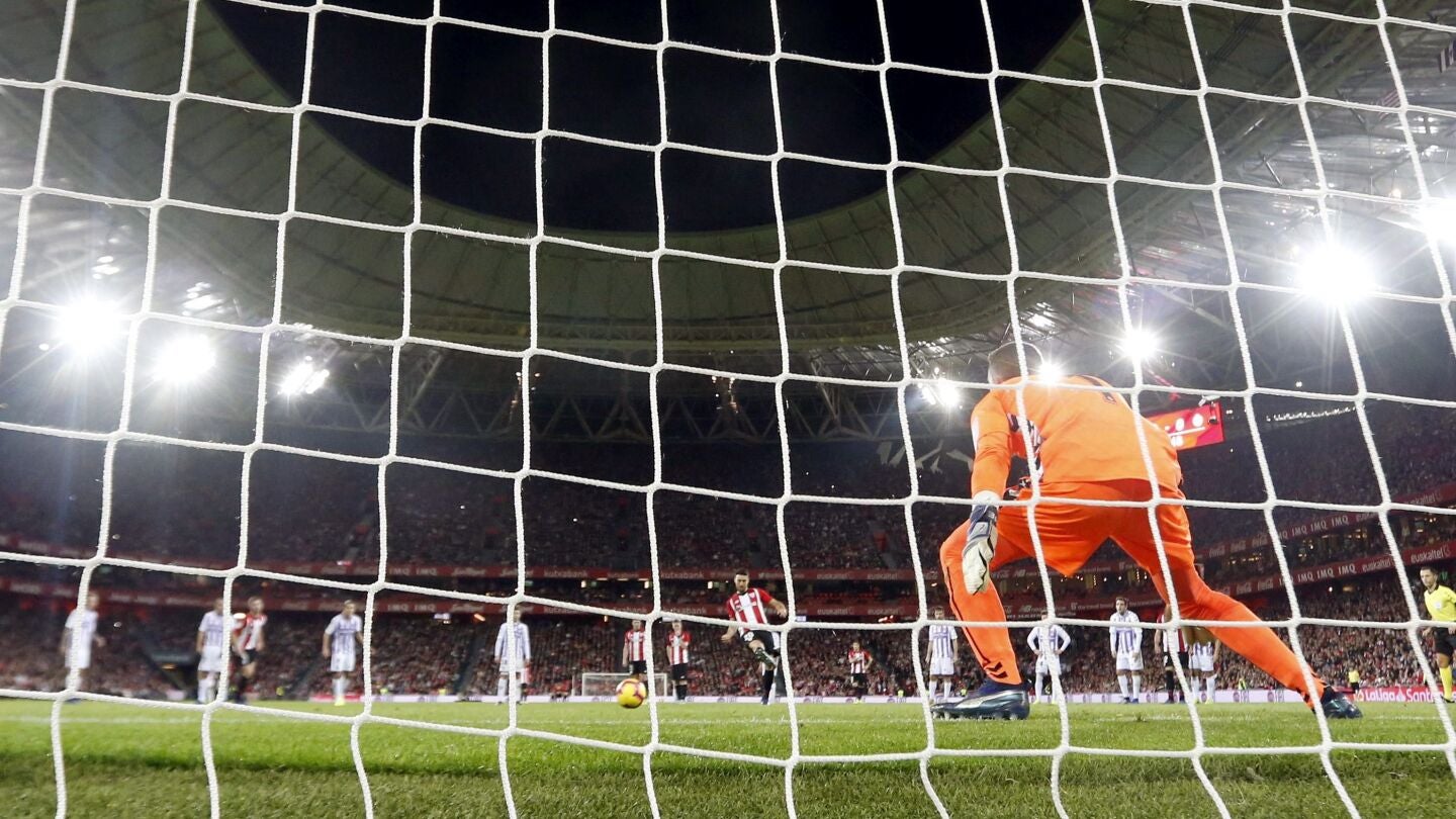 Aduriz, en el momento de tirar 'su' penalti