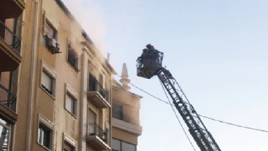Incendio en la Ronda de Garay, Murcia Incendio en la Ronda de Garay, Murcia