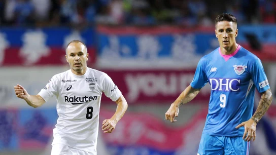 Andrés Iniesta y Fernando Torres, durante un partido entre el Vissel Kobe y el Sagan Tosu Andrés Iniesta y Fernando Torres, durante un partido entre el Vissel Kobe y el Sagan Tosu