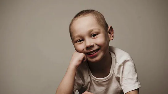 Imagen del niño de Reino Unido que lucha contra el cáncer Imagen del niño de Reino Unido que lucha contra el cáncer