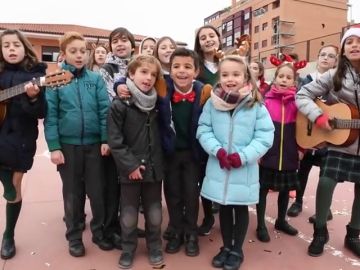 Un colegio versiona una canción de Dani Martín para ayudar a otros niños con daño cerebral por Navidad Un colegio versiona una canción de Dani Martín para ayudar a otros niños con daño cerebral por Navidad