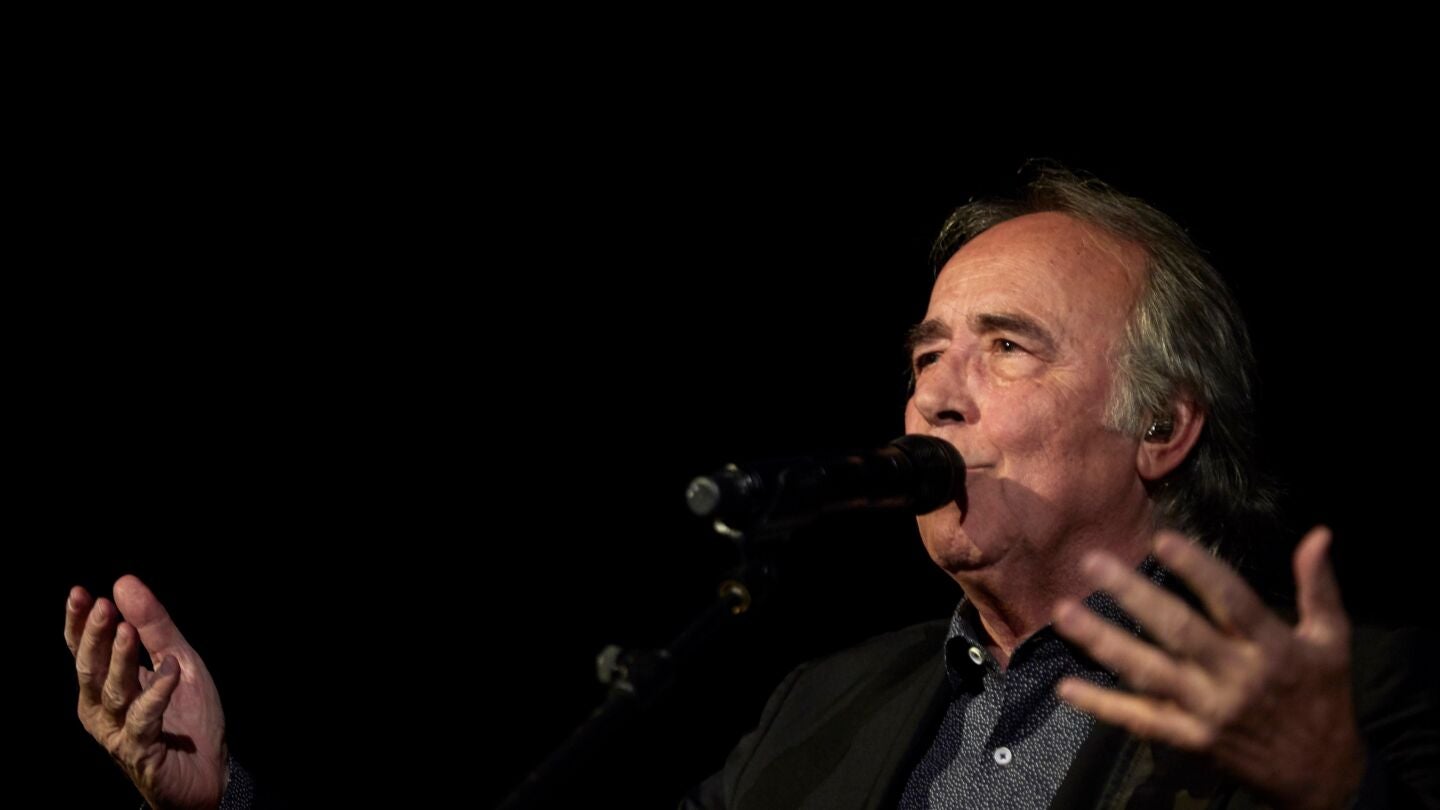 Joan Manuel Serrat durante un concierto