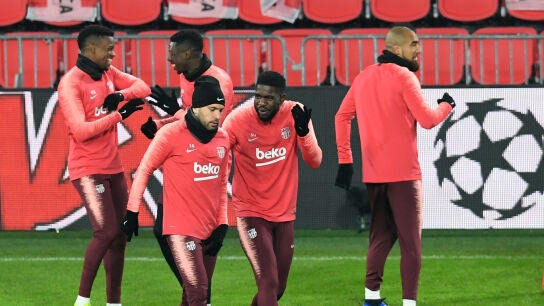 Umtiti, con Jordi Alba en un entrenamiento del Bar&ccedil;a