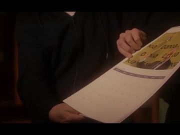 Salvados regala a los vecinos de Gósol un calendario sobre los últimos 10 años de la banca: "¿La página de Rodrigo Rato es para encender la estufa?" Salvados regala a los vecinos de Gósol un calendario sobre los últimos 10 años de la banca: "¿La página de Rodrigo Rato es para encender la estufa?"