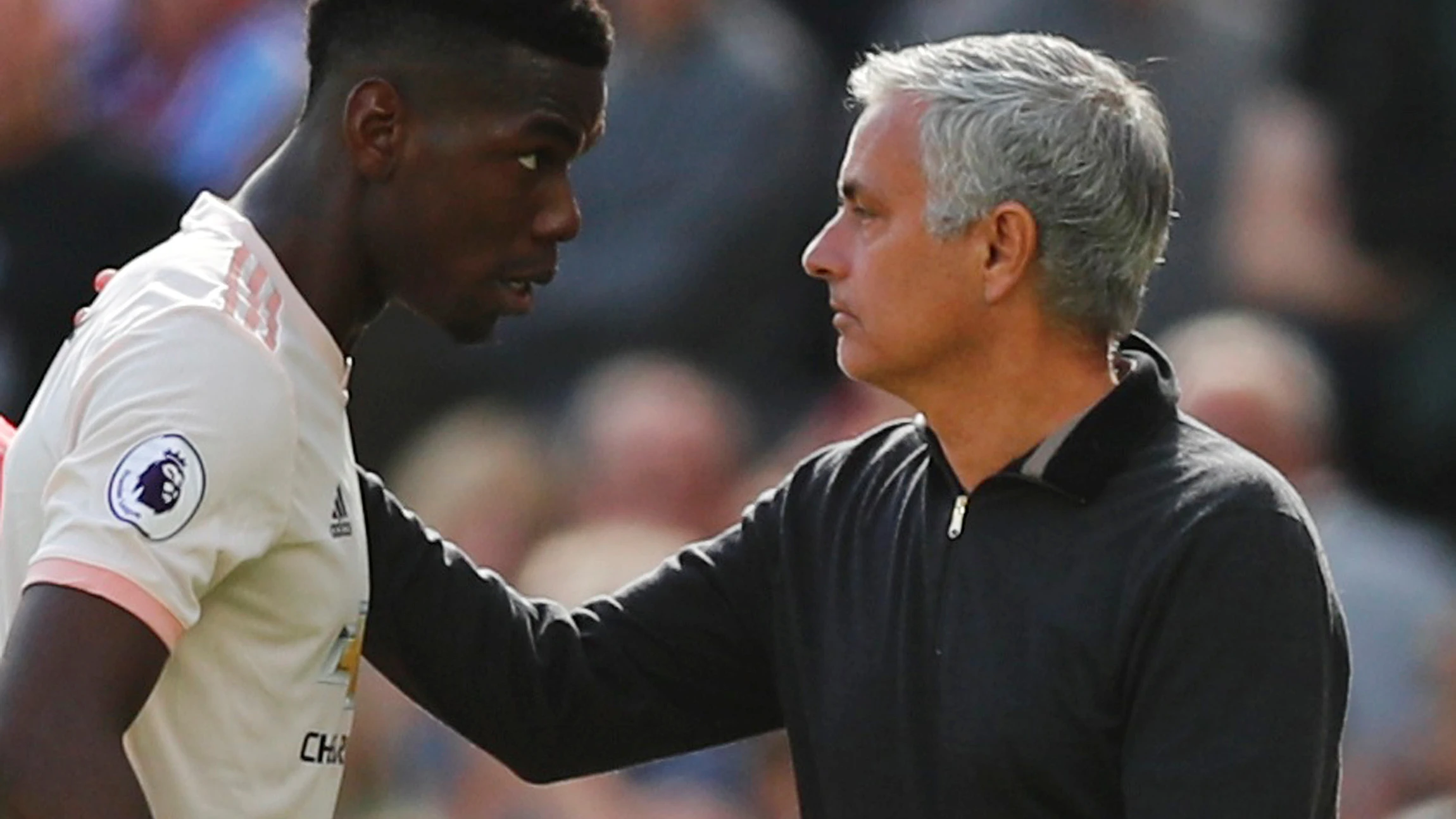 Mourinho y Pogba, durante un partido del Manchester United