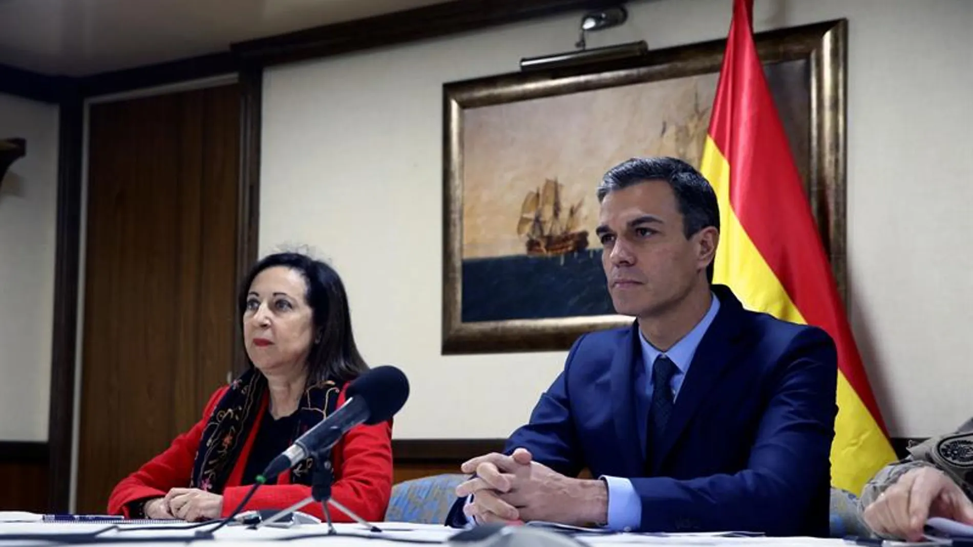 El presidente del Gobierno, Pedro Sánchez y Margarita Robles