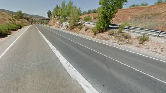 Carretera N-322 a su paso por Puente de G&eacute;nave.