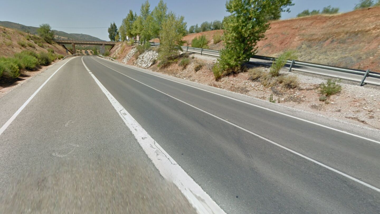 Carretera N-322 a su paso por Puente de G&eacute;nave.