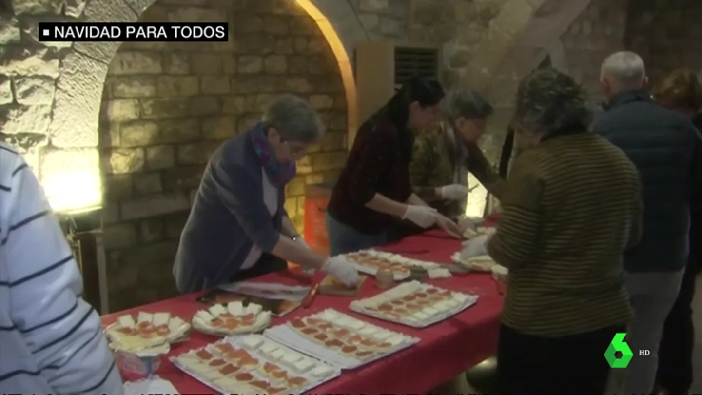Organizan varias comidas solidarias para que las personas sin hogar disfruten de la Navidad Organizan varias comidas solidarias para que las personas sin hogar disfruten de la Navidad