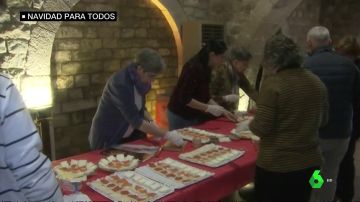Organizan varias comidas solidarias para que las personas sin hogar disfruten de la Navidad