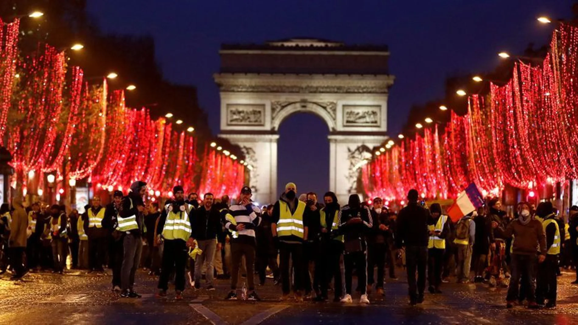 'Chalecos amarillos' en el Arco del Triunfo de París