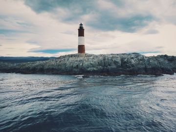 Faro con una isla Faro con una isla