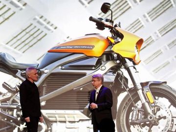 Uno de los dirigentes de Harley-Davison durante su intervención en Las Vegas Uno de los dirigentes de Harley-Davison durante su intervención en Las Vegas