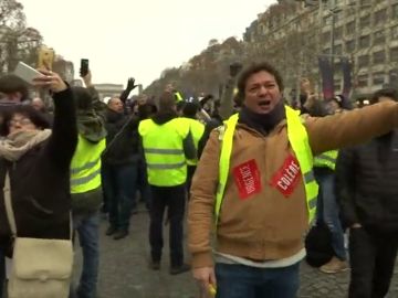 Francia endurecerá las sanciones contra "alborotadores" en respuesta a los chalecos amarillos Francia endurecerá las sanciones contra "alborotadores" en respuesta a los chalecos amarillos