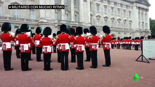 GUARDIA REAL QUEEN GUARDIA REAL QUEEN