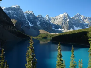 Valle de los Diez Picos y lago Moraine, Alberta, Canadá Valle de los Diez Picos y lago Moraine, Alberta, Canadá