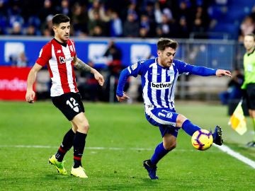 Ibai Gómez, con la camiseta del Alavés, en un partido contra el Athletic Ibai Gómez, con la camiseta del Alavés, en un partido contra el Athletic
