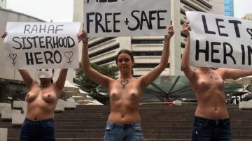 Mujeres manifestándose por la libertad de las mujeres en Sydney