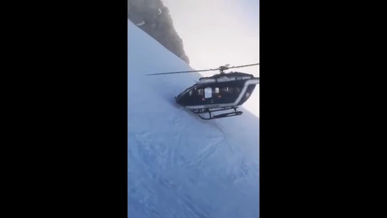 El helicóptero en el momento del rescate El helicóptero en el momento del rescate