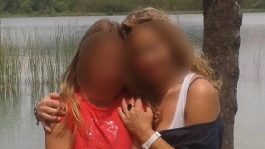 La madre asesinada en Bayoles junto a su hija La madre asesinada en Bayoles junto a su hija