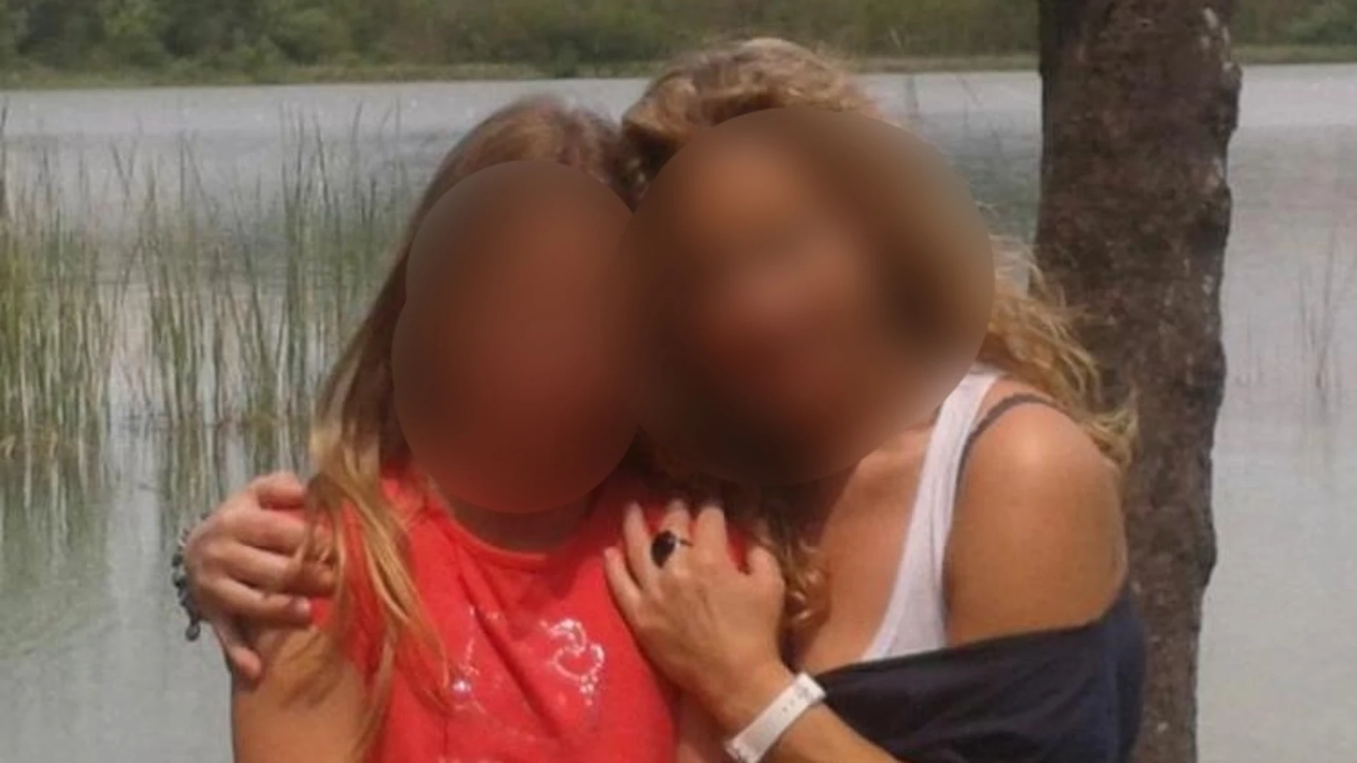 La madre asesinada en Bayoles junto a su hija