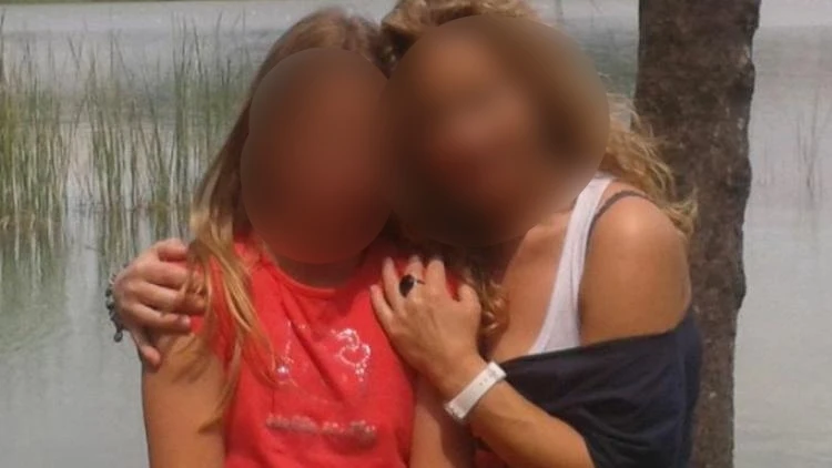 La madre asesinada en Bayoles junto a su hija